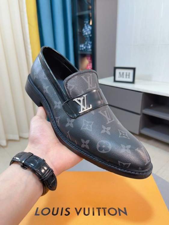 Picture of Louis Vuitton Shoes _SKULVsz38-44mnf030614134